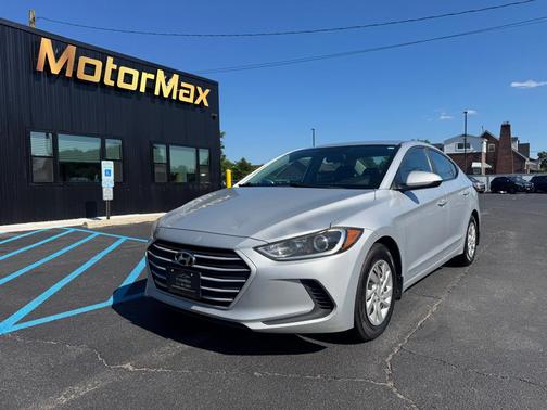 Molten Silver 2018 Hyundai ELANTRA SE