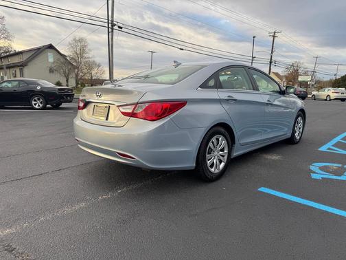 2012 Hyundai SONATA GLS