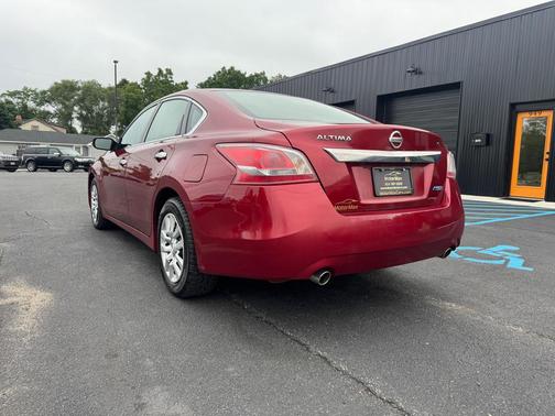 RED 2013 Nissan Altima 2.5
