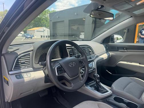 Phantom Black 2017 Hyundai ELANTRA SE
