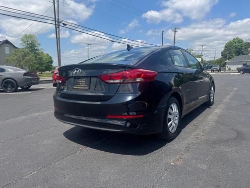 Phantom Black 2017 Hyundai ELANTRA SE