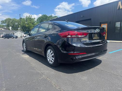 Phantom Black 2017 Hyundai ELANTRA SE