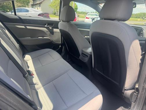 Phantom Black 2017 Hyundai ELANTRA SE