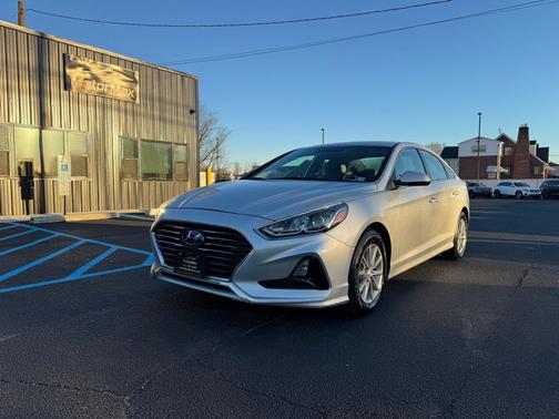 2018 Hyundai SONATA SE