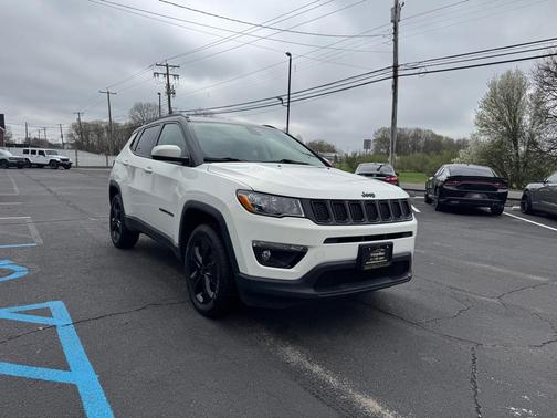 White Clearcoat 2018 Jeep Compass Latitude
