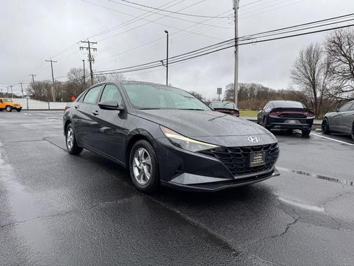 2021 Hyundai ELANTRA SE