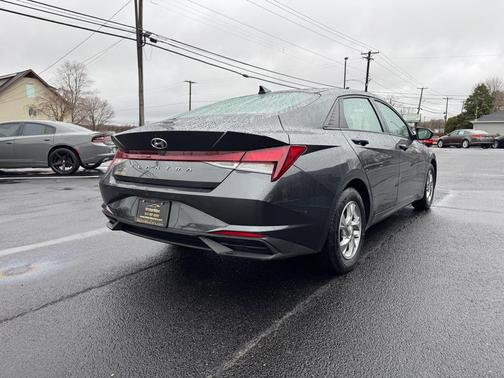2021 Hyundai ELANTRA SE