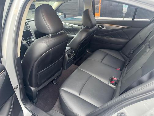 2016 INFINITI Q50 Base