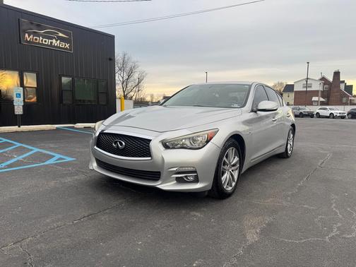 2016 INFINITI Q50 Base