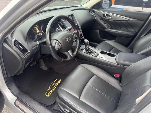 2016 INFINITI Q50 Base
