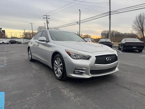 2016 INFINITI Q50 Base