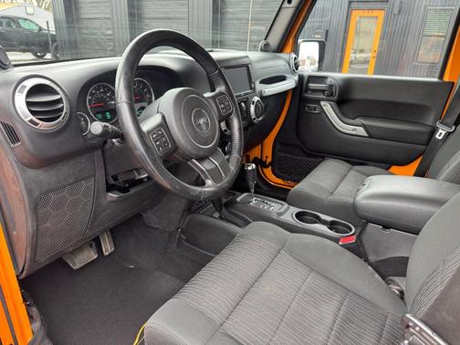 2012 Jeep Wrangler Unlimited Sahara