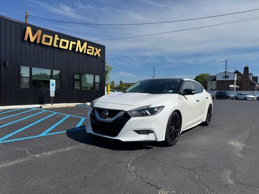Pearl White 2017 Nissan Maxima 3.5 Platinum