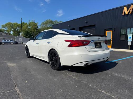 Pearl White 2017 Nissan Maxima 3.5 Platinum
