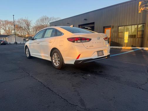 2018 Hyundai SONATA SE