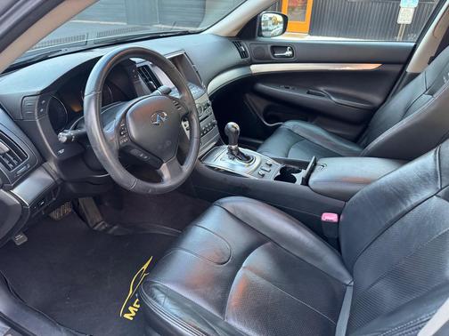 2011 INFINITI G25x Base