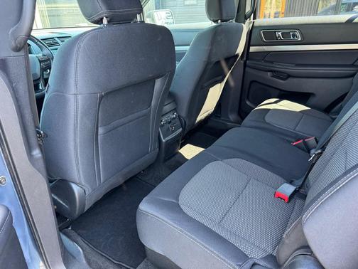 Blue Metallic 2018 Ford Explorer XLT