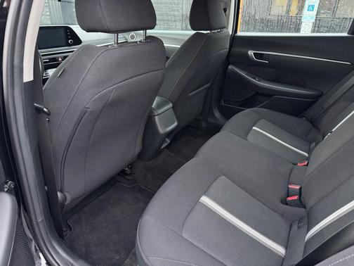 2023 Hyundai SONATA SE