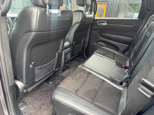GREY 2018 Jeep Grand Cherokee Laredo