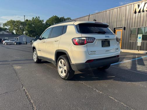 White Clearcoat 2018 Jeep Compass Latitude
