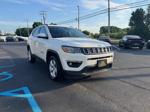 White Clearcoat 2018 Jeep Compass Latitude