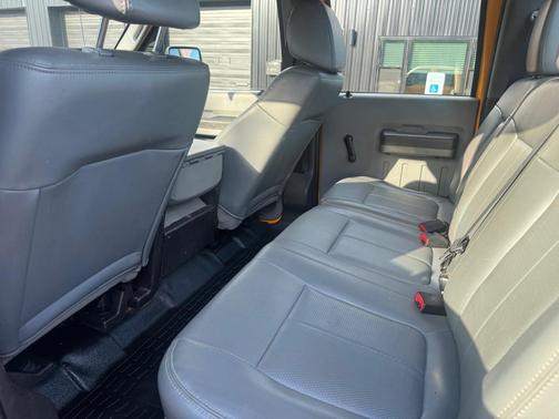 YELLO 2011 Ford F-350 SUPER DUTY