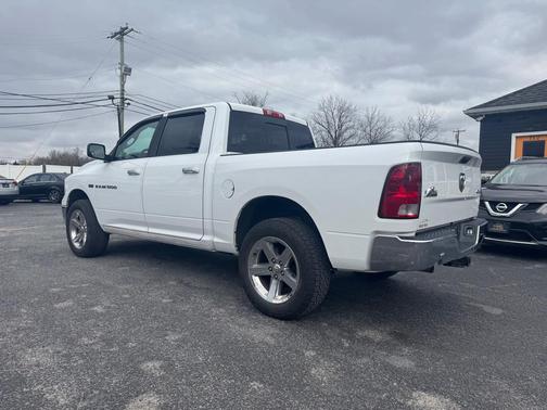 Bright White Clearcoat 2012 RAM 1500 SLT