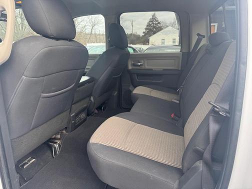 Bright White Clearcoat 2012 RAM 1500 SLT
