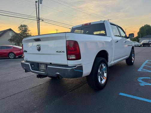 Bright White Clearcoat 2012 RAM 1500 SLT