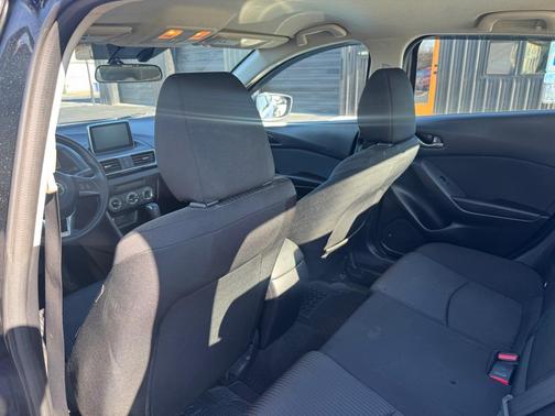 2016 Mazda Mazda3 SPORT