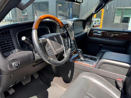 Tuxedo Black Metallic 2015 Lincoln Navigator L