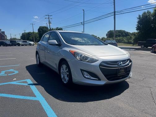 Shimmering Silver Metallic 2013 Hyundai Elantra GT Base