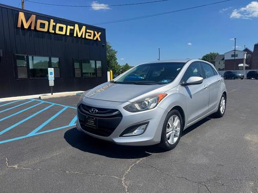 Shimmering Silver Metallic 2013 Hyundai Elantra GT Base
