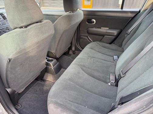 2012 Nissan Versa 1.8 S