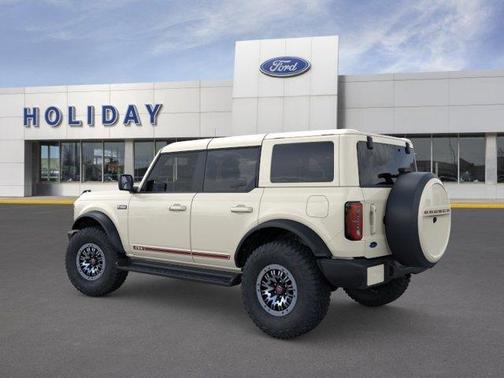 Wimbledon White 2026 Ford Bronco Outer Banks