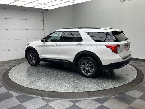 Star White 2021 Ford Explorer XLT