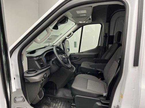 2026 Ford Transit-250 148 WB Medium Roof Cargo