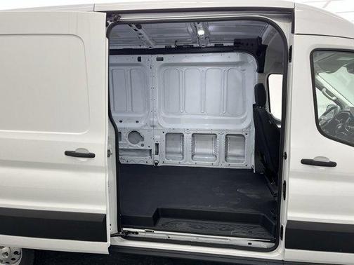 2026 Ford Transit-250 148 WB Medium Roof Cargo