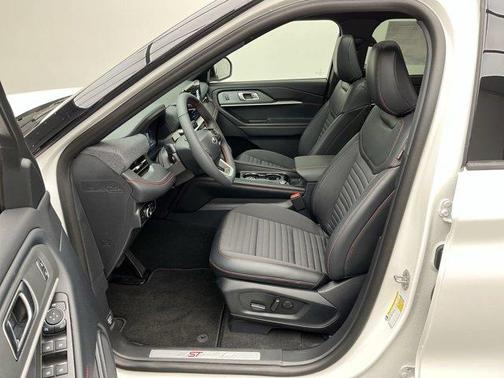 Star White 2026 Ford Explorer ST-Line