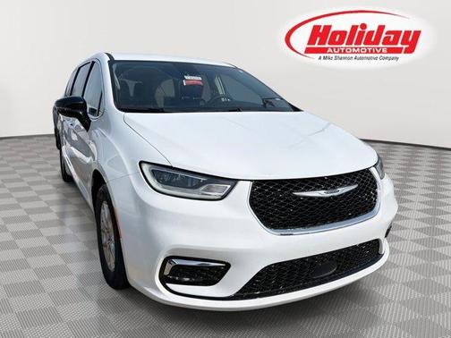 Bright White Clearcoat 2024 Chrysler Pacifica Touring-L