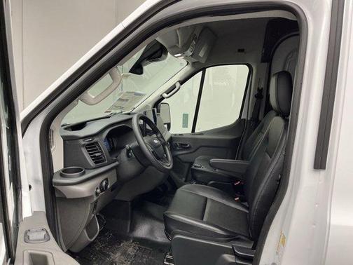 2026 Ford Transit-250 148 WB Medium Roof Cargo