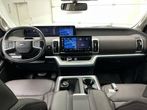 Star White 2025 Ford Expedition Max Platinum