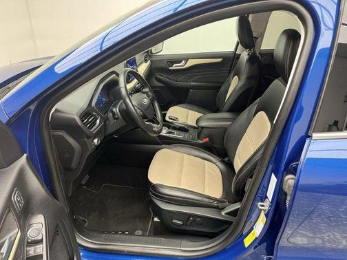 2022 Ford Escape Titanium Hybrid