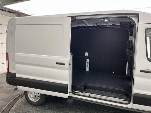 Oxford White 2026 Ford Transit-250 148 WB Medium Roof Cargo
