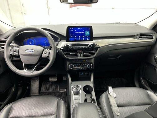 Star White 2022 Ford Escape Titanium