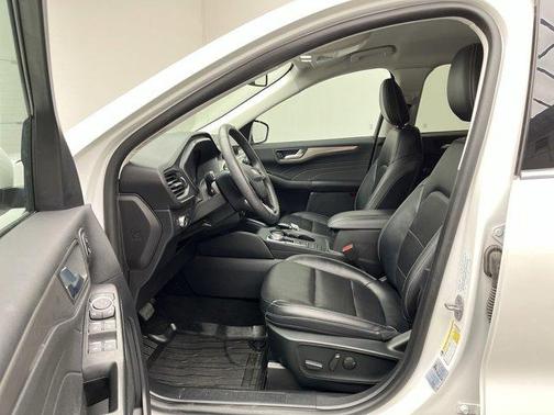 Star White 2022 Ford Escape Titanium