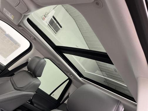 Dark 2025 Ford Expedition Max Active