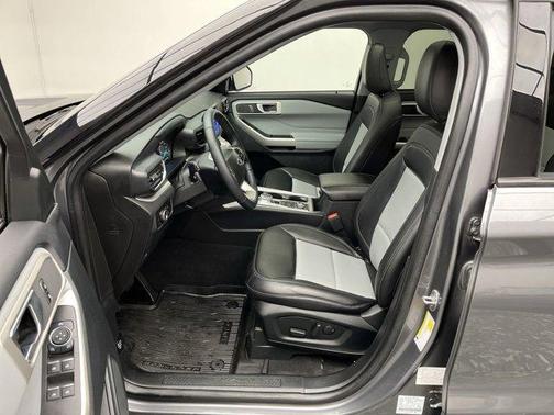 Carbonized Gray Metallic 2023 Ford Explorer XLT