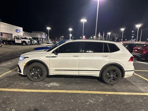 2024 Volkswagen Tiguan 2.0T SE R-Line Black