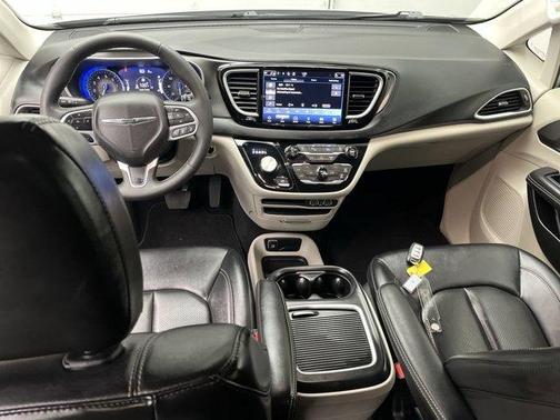 2024 Chrysler Pacifica Touring-L